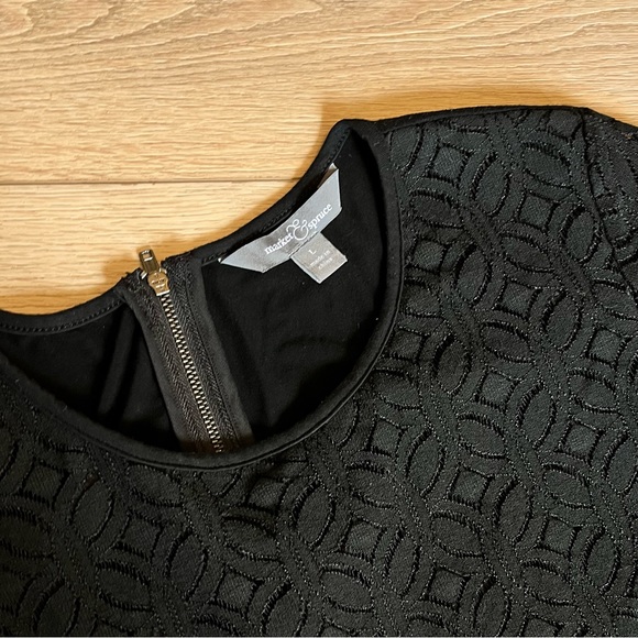 Market & Spruce Hans Crochet Mixed Media Top (L) - Picture 3 of 5